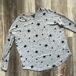 Buffalo Sweater size Medium gray and black star patterned Softgirl